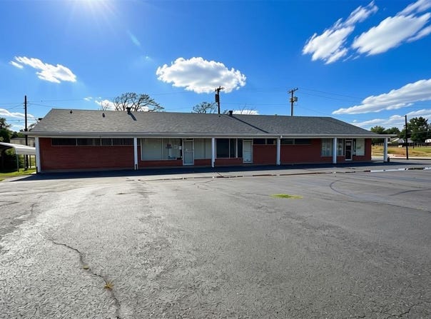 1221 Colorado Avenue, Elk City, OK 73644