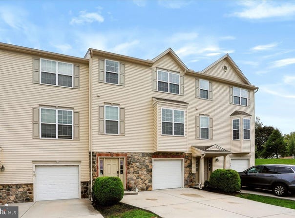 51 INDIANA Circle, LEMOYNE, PA 17043