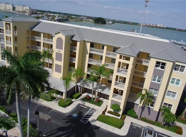 423 150TH Avenue, MADEIRA BEACH, FL 33708