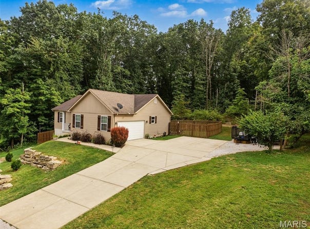 112 Lawrence Drive, Byrnes Mill, MO 63051