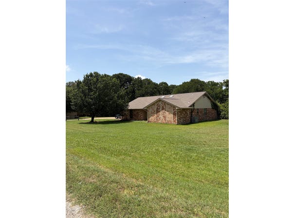 200 Windridge Trail, Burleson, TX 76028