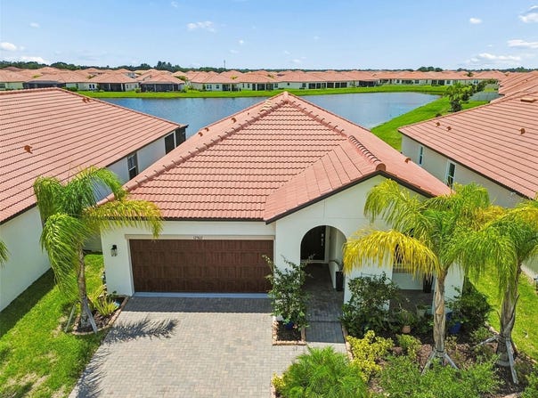 17307 BLUE WALK Street, WIMAUMA, FL 33598