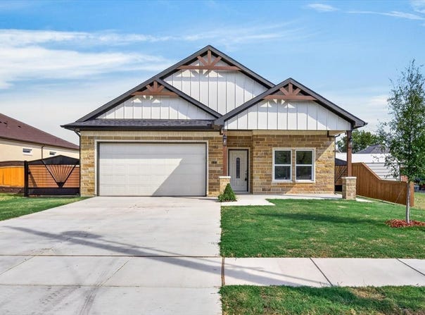 602 Crenshaw Street, Terrell, TX 75160