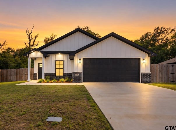 16134 Crossing Circle, Lindale, TX 75771