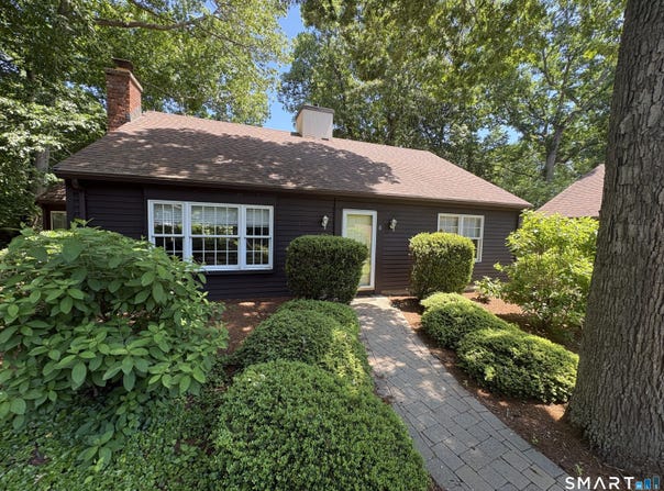 6 Ladshaw Drive, Madison, CT 06443