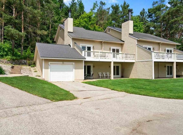 4680 Camelot Drive, Harbor Springs, MI 49740