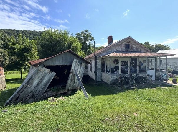 Cedar Lane, Drift, KY 41619