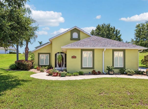 76 FAIRWAY Circle, UMATILLA, FL 32784
