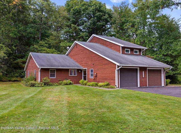 165 Ledge Road, Kingston, NY 12401