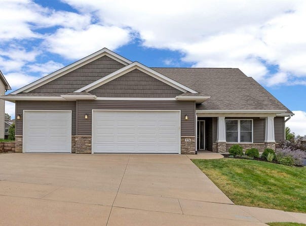 976 Camp Cardinal Rd, IowaCity, IA 52246