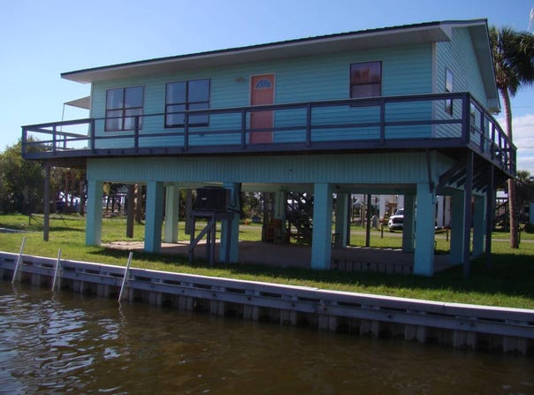 103 4th Ave W, Horseshoe Beach, FL 32648