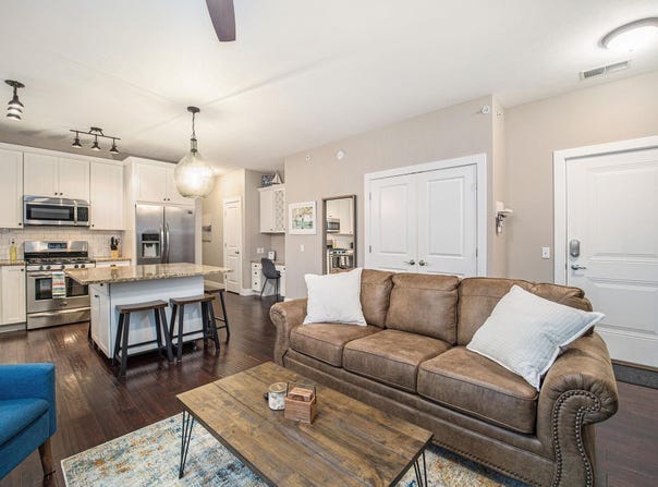 115 E EIGHTH STREET 16, TRAVERSE CITY, MI 49684