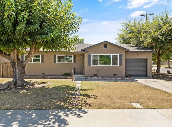 2041 W Cecil Court, Visalia, CA 93291