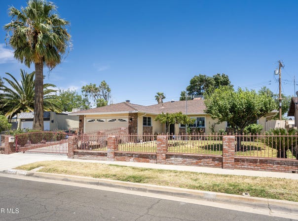 38452 Stanridge Avenue, Palmdale, CA 93550