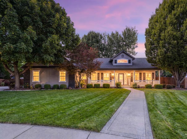 1560 W Yellowstone Ct, Eagle, ID 83616