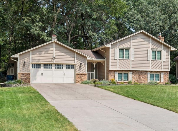 4 Pleasant View Lane, Circle Pines, MN 55014