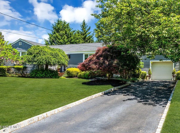 90 Queens Drive S, Little Silver, NJ 07739