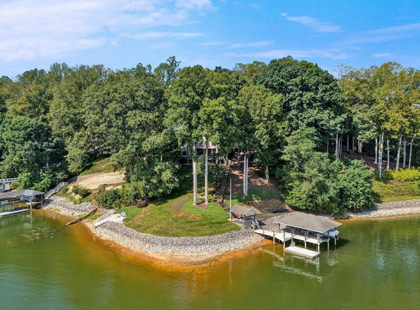 320 Halespoint, Moneta, VA 24121