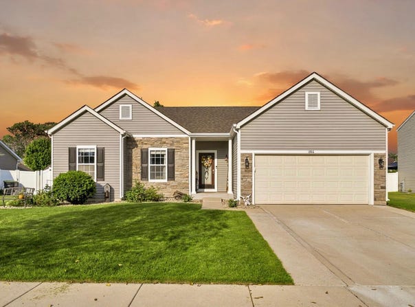 1926 Boardwalk Circle E, Portage, IN 46368