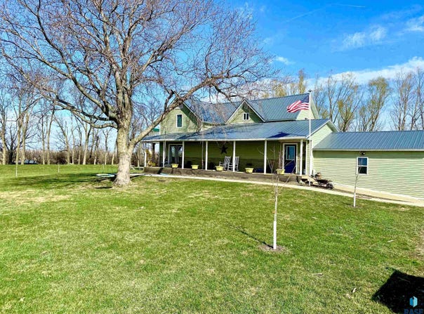 1563 211th St, Hardwick, MN 56134