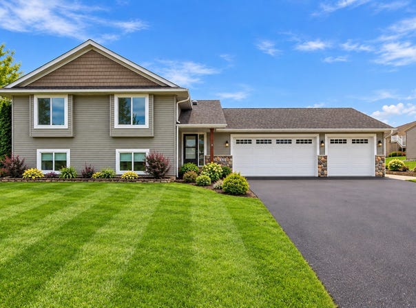 822 Deer Path, Montgomery, MN 56069