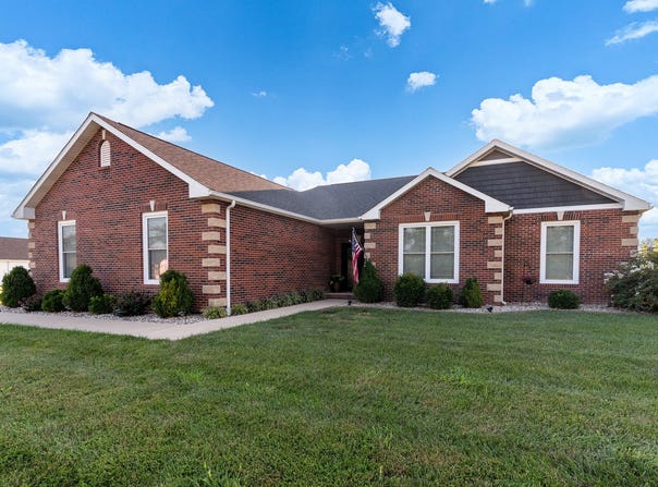 2004 Dew Drop Drive, Marion, IL 62959