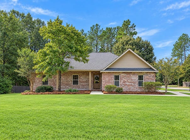 51 Southfork Dr, Petal, MS 39465