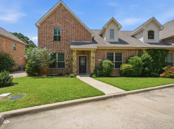 5221 Park Drive, River Oaks, TX 76114