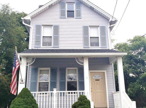 20 W BROWNING Road, BELLMAWR, NJ 08031
