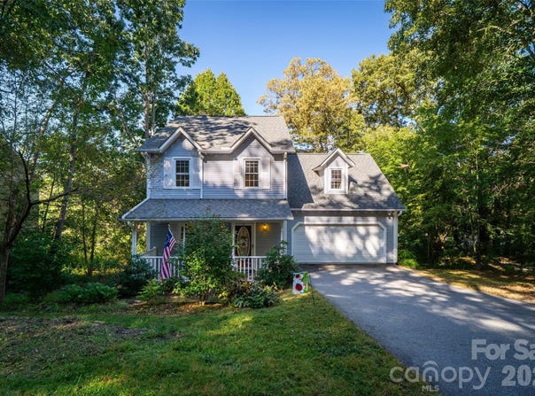 18 Friendly Way, Asheville, NC 28806