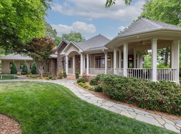 110 HIGH CREST LN, Nellysford, VA 22958