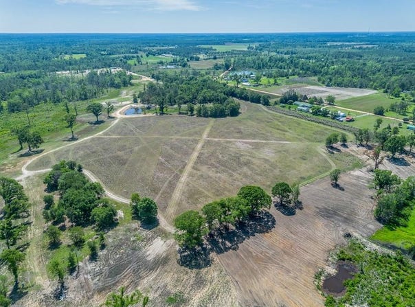 Chad Lake Rd, Alma, GA 31510