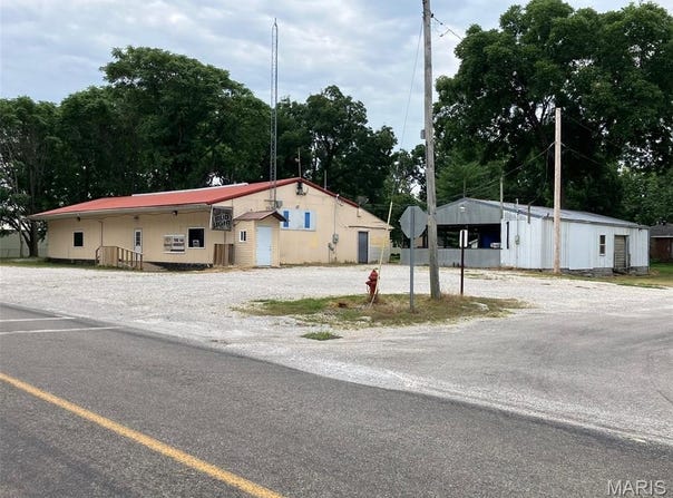 584 Il Route 143, Pocahontas, IL 62275