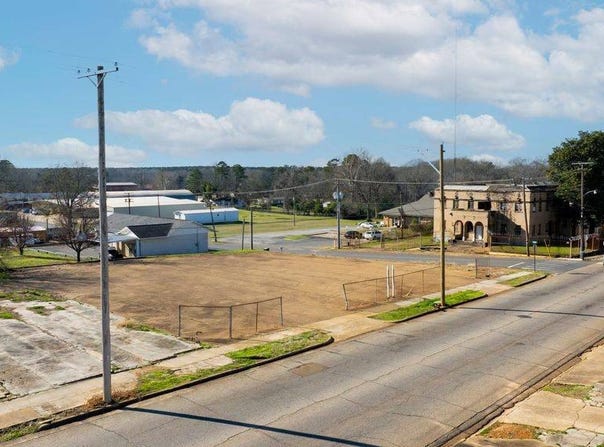 105 W Calhoun, Magnolia, AR 71753