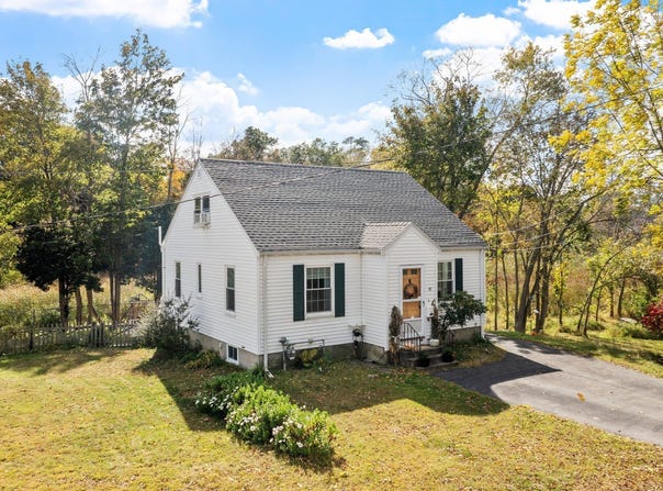 11 Barker St, Danvers, MA 01923