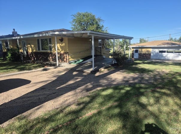 423 Elm, La Junta, CO 81050