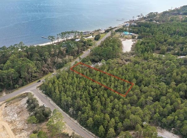 2047 Hwy 98 W, Carrabelle, FL 32322
