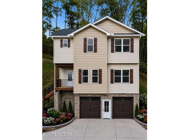 250 Clear Creek Rd, Kodak, TN 37764