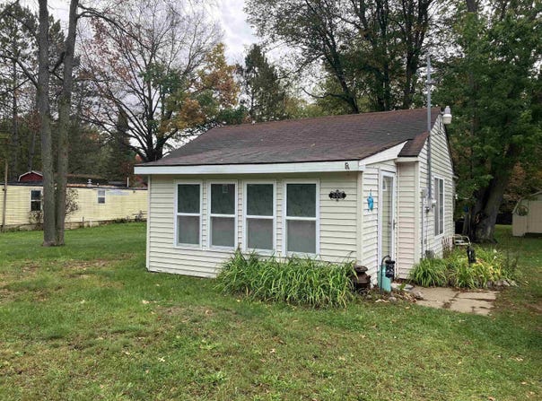 408 Maple Street, Lake, MI 48632