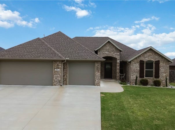 1213 Bradley Street, Centerton, AR 72719