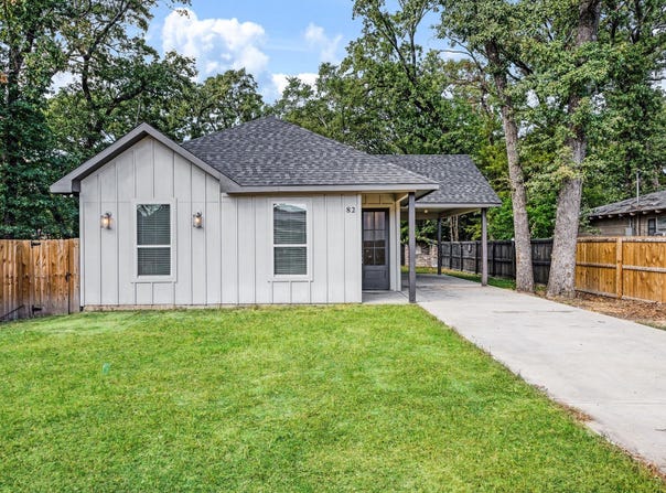 82 Indian Harbor Drive, Mabank, TX 75156