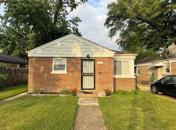 12529 S Loomis Street, Calumet Park, IL 60827