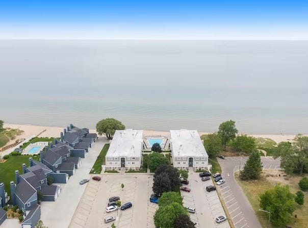 225 North Shore Drive, South Haven, MI 49090