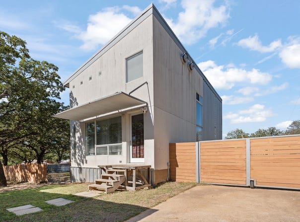 408 Pecan Drive, Burleson, TX 76028