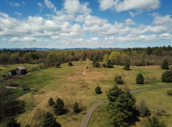 667 Cemetery St, Brookfield, VT 05036