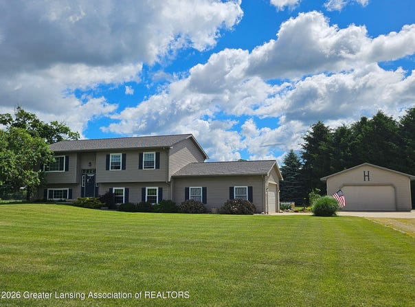 1311 S Balcom Road, Ovid, MI 48866