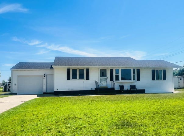610 E 2nd Street, Graceville, MN 56240