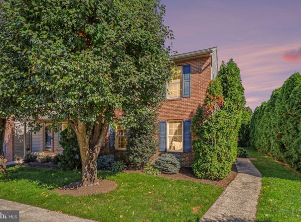 31 BATTENS Circle, LEOLA, PA 17540