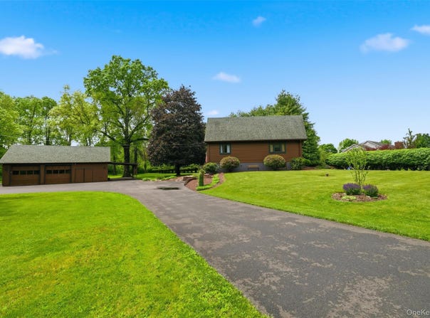 2 Linder Drive, New Paltz, NY 12561