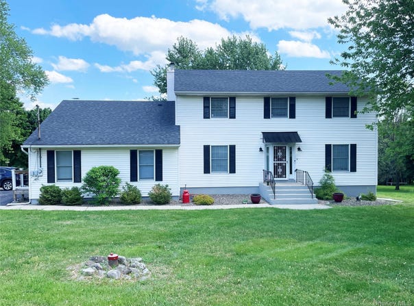 20 Day Road, Campbell Hall, NY 10916
